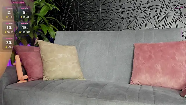 Maofenix online show from February 18, 2026, 12:45 pm