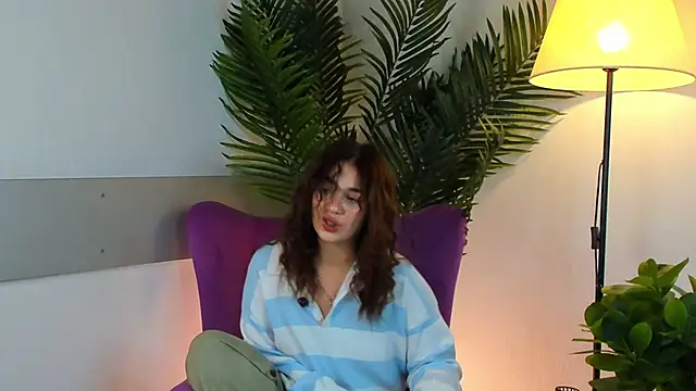 Snapshot of PortiaBellew chatting on February 7, 2025, 1:53 pm PortiaBellew online show from February 7, 2025, 1:53 pm