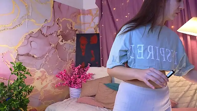 Snapshot of PortiaBellew chatting on February 13, 2025, 7:24 am PortiaBellew online show from February 13, 2025, 7:24 am