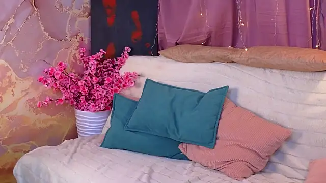 Snapshot of PortiaBellew chatting on February 13, 2025, 10:34 am PortiaBellew online show from February 13, 2025, 10:34 am