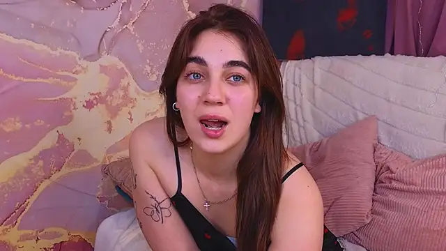 Snapshot of PortiaBellew chatting on February 15, 2025, 1:38 pm PortiaBellew online show from February 15, 2025, 1:38 pm