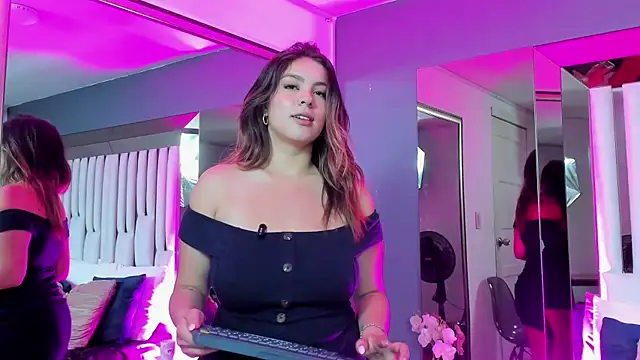 Snapshot of Cloee_Rainbow1 chatting on March 5, 2025, 11:38 am Cloee Rainbow1 online show from March 5, 2025, 11:38 am