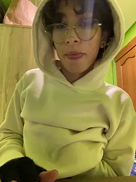 Snapshot of stormmart18 chatting on February 5, 2025, 10:22 pm stormmart18 online show from February 5, 2025, 10:22 pm