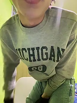 Snapshot of stormmart18 chatting on February 6, 2025, 3:09 pm stormmart18 online show from February 6, 2025, 3:09 pm