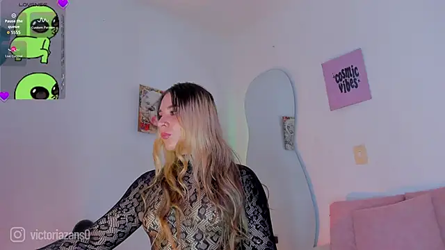 Vickyallien online show from May 22, 2026, 3:39 pm