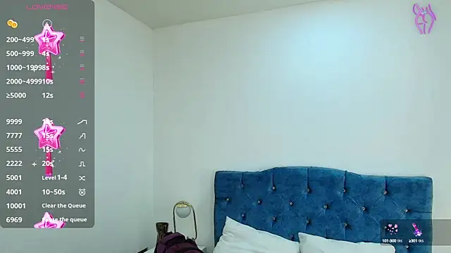 Snapshot of Skye_Moore chatting on February 13, 2025, 1:19 am Skye Moore online show from February 13, 2025, 1:19 am