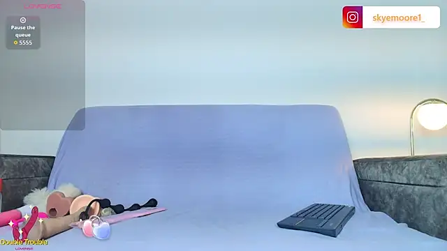 Snapshot of Skye_Moore chatting on September 18, 2025, 12:51 pm Skye Moore online show from September 18, 2025, 12:51 pm