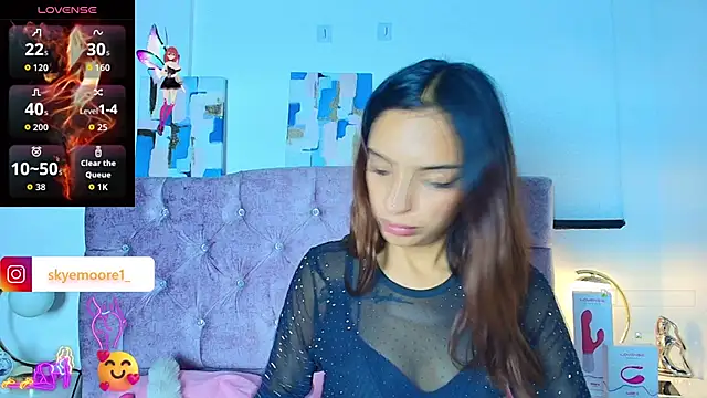 Snapshot of Skye_Moore chatting on October 2, 2025, 6:48 pm Skye Moore online show from October 2, 2025, 6:48 pm