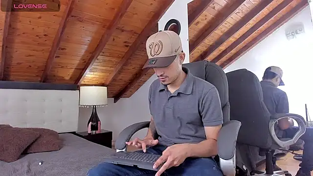 Snapshot of Sebastian_Berne chatting on February 6, 2025, 8:34 pm Sebastian Berne online show from February 6, 2025, 8:34 pm