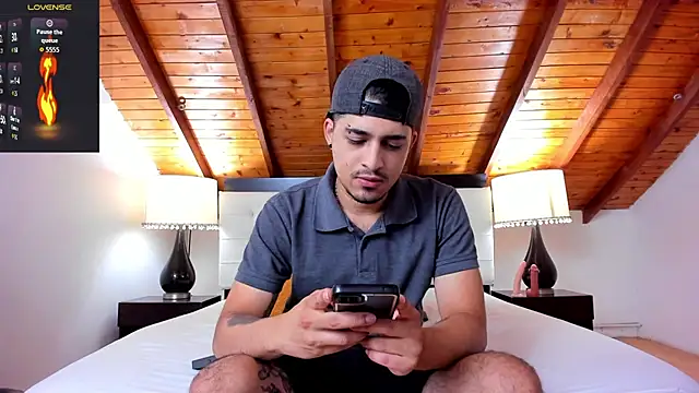 Snapshot of Sebastian_Berne chatting on October 22, 2025, 7:24 pm Sebastian Berne online show from October 22, 2025, 7:24 pm