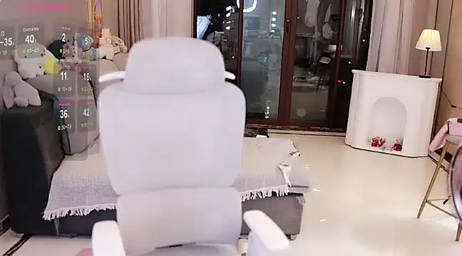 Snapshot of Moonccoi chatting on February 6, 2025, 5:19 pm Moonccoi online show from February 6, 2025, 5:19 pm