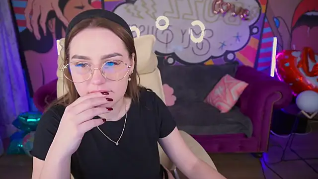 DivineJass online show from February 21, 2025, 5:56 am