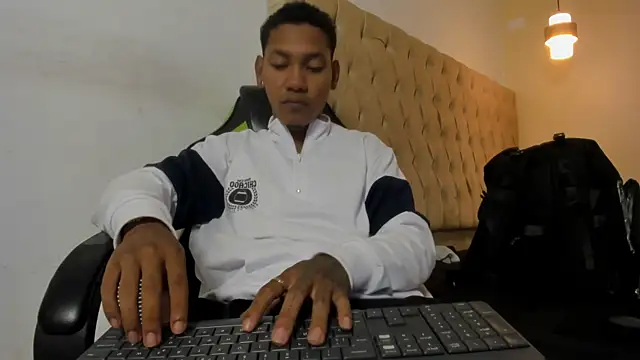 blackdirty420 online show from November 18, 2025, 7:40 pm