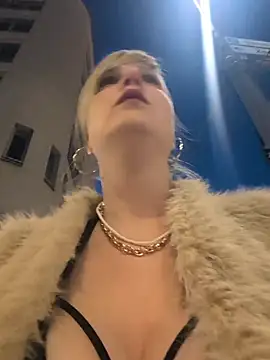 Sexybiene969 online show from March 4, 2026, 5:19 pm