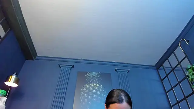 scarlet edwars online show from March 9, 2026, 7:18 pm