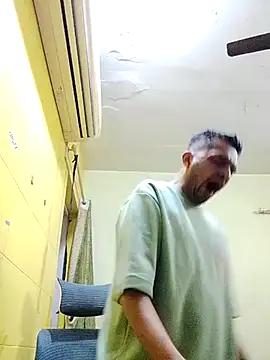 Snapshot of crazyfreaking chatting on March 16, 2025, 5:39 pm crazyfreaking online show from March 16, 2025, 5:39 pm