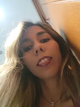 Alicee10 online show from February 4, 2026, 6:14 pm