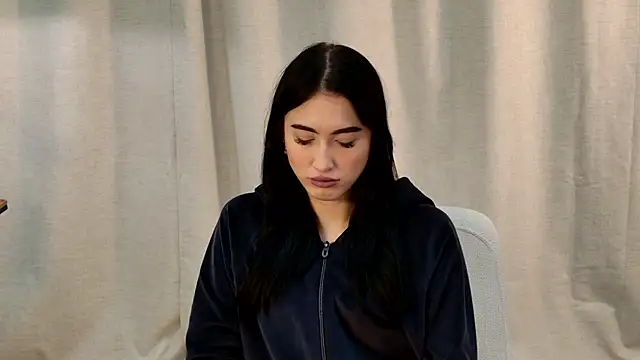 LynnaHandley online show from February 7, 2025, 9:47 am