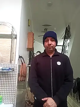 innocentboy1987 online show from February 3, 2026, 4:32 am