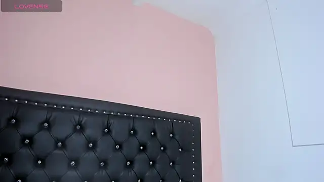 nina caster online show from February 12, 2025, 3:51 am