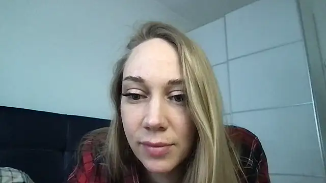 Snapshot of Engel_13 chatting on February 21, 2025, 10:39 am Engel 13 online show from February 21, 2025, 10:39 am