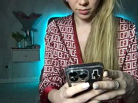 Snapshot of Engel_13 chatting on March 17, 2025, 9:34 pm Engel 13 online show from March 17, 2025, 9:34 pm