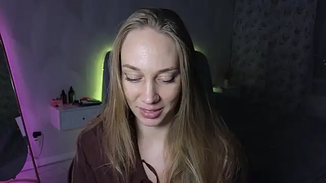 Snapshot of Engel_13 chatting on November 6, 2025, 7:37 pm Engel 13 online show from November 6, 2025, 7:37 pm