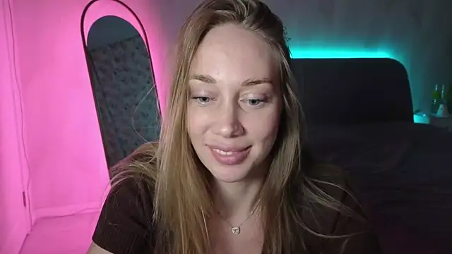 Snapshot of Engel_13 chatting on November 20, 2025, 6:18 pm Engel 13 online show from November 20, 2025, 6:18 pm