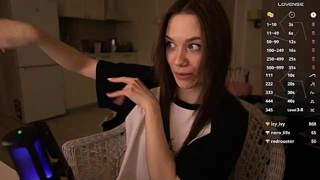 Snapshot of alexa_feels_ chatting on February 23, 2025, 9:48 pm alexa feels online show from February 23, 2025, 9:48 pm