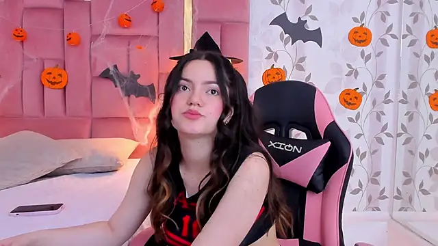 Snapshot of ArianaFranco chatting on October 27, 2025, 1:15 pm ArianaFranco online show from October 27, 2025, 1:15 pm