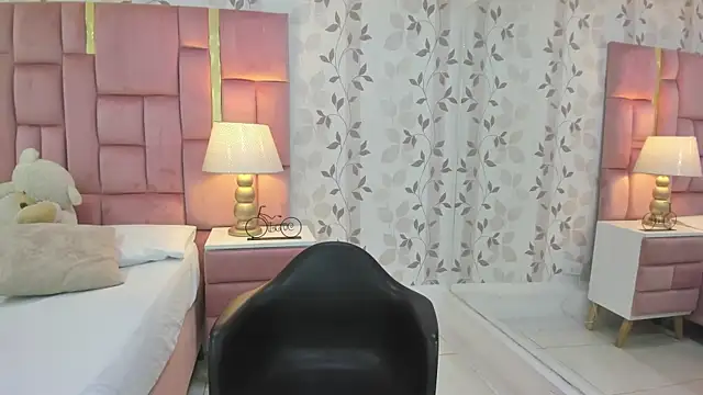 ArianaFranco online show from March 5, 2026, 1:29 pm