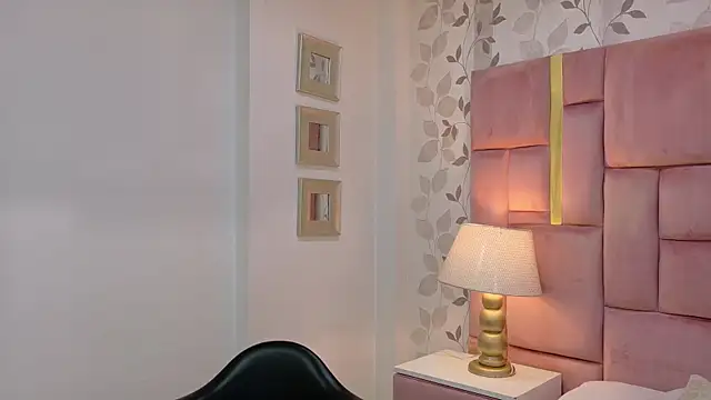 ArianaFranco online show from July 8, 2026, 1:48 pm