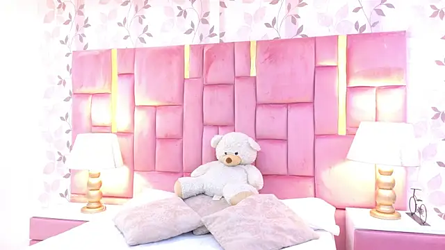 ArianaFranco online show from July 12, 2026, 1:24 pm