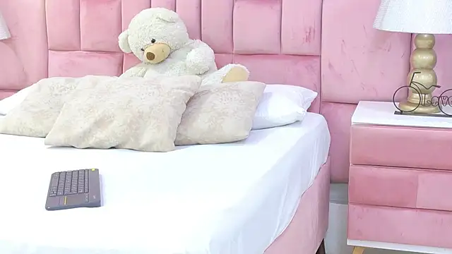 ArianaFranco online show from July 15, 2026, 12:54 pm