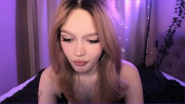 MiaRanki online show from March 22, 2026, 10:24 pm