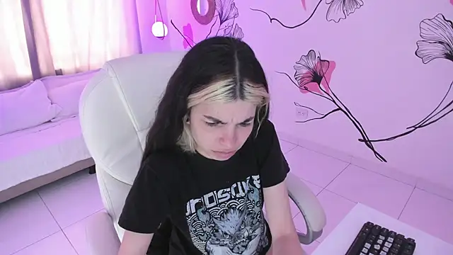 Snapshot of Isabela_Fiorelli chatting on September 26, 2025, 1:15 pm Isabela Fiorelli online show from September 26, 2025, 1:15 pm