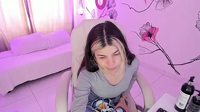 Snapshot of Isabela_Fiorelli chatting on November 3, 2025, 1:12 pm Isabela Fiorelli online show from November 3, 2025, 1:12 pm