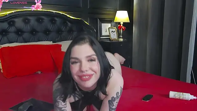 Snapshot of MaeveMoon chatting on March 8, 2025, 12:44 am MaeveMoon online show from March 8, 2025, 12:44 am