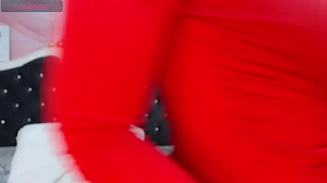 LindaBird online show from October 10, 2025, 7:57 pm