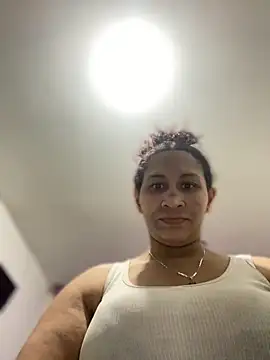 Carola-Ross online show from October 27, 2025, 6:01 pm