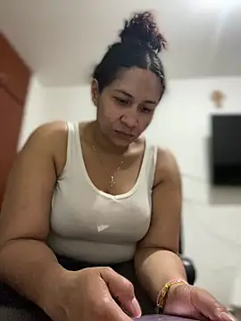 Carola-Ross online show from February 12, 2026, 5:19 pm