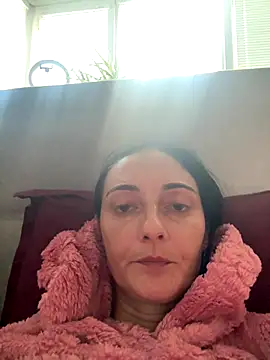 Snapshot of Miroslava1247 chatting on October 11, 2025, 12:15 pm Miroslava1247 online show from October 11, 2025, 12:15 pm