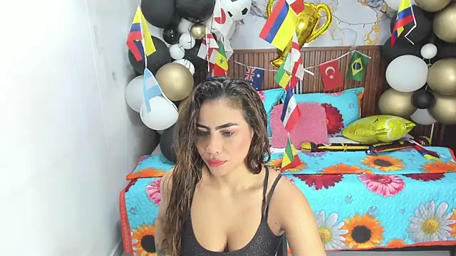 Snapshot of Holly_22 chatting on July 3, 2026, 11:05 am Holly 22 online show from July 3, 2026, 11:05 am