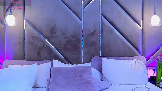 Snapshot of Lellie__ chatting on October 3, 2025, 4:15 pm Lellie online show from October 3, 2025, 4:15 pm