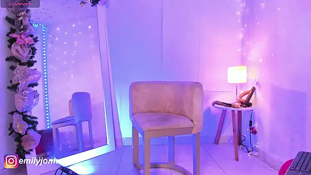 Emylyjonhs online show from November 29, 2025, 11:41 pm