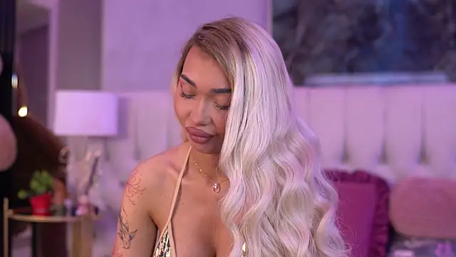 Snapshot of SashaFerrera chatting on September 16, 2025, 6:20 pm SashaFerrera online show from September 16, 2025, 6:20 pm