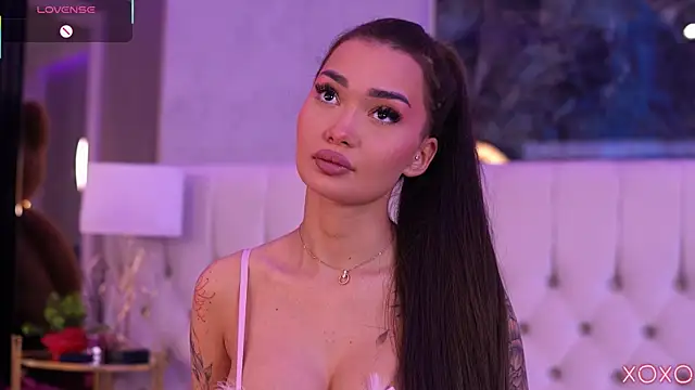 Snapshot of SashaFerrera chatting on September 30, 2025, 6:24 pm SashaFerrera online show from September 30, 2025, 6:24 pm