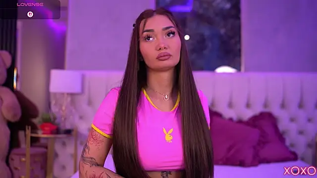 Snapshot of SashaFerrera chatting on October 2, 2025, 6:37 pm SashaFerrera online show from October 2, 2025, 6:37 pm