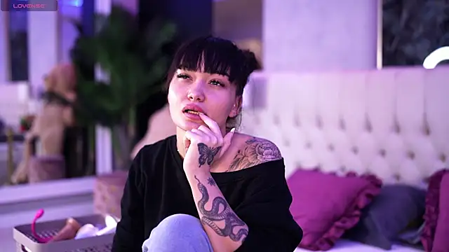 Snapshot of SashaFerrera chatting on October 28, 2025, 7:38 pm SashaFerrera online show from October 28, 2025, 7:38 pm