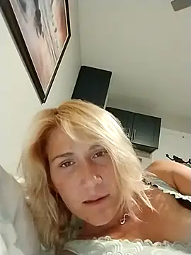 Snapshot of Skippydippy99 chatting on October 26, 2025, 11:20 pm Skippydippy99 online show from October 26, 2025, 11:20 pm